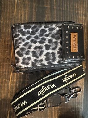 Wrangler Black & White Leopard Print Zip Wallet with Branded Strap